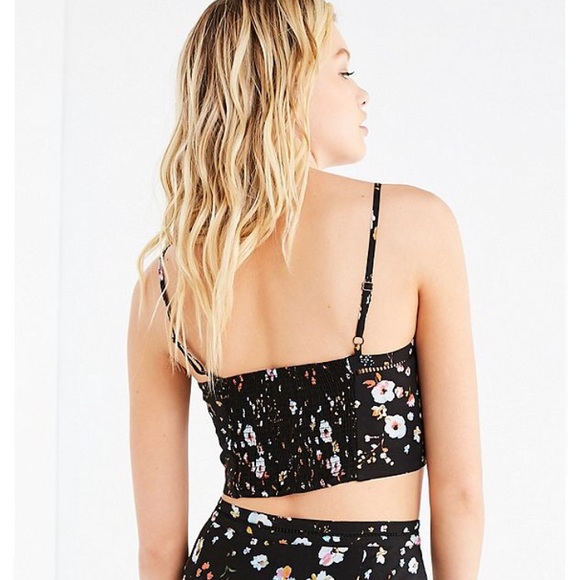 NWOT Urban Outfitters Floral Crop Top - Picture 3 of 6
